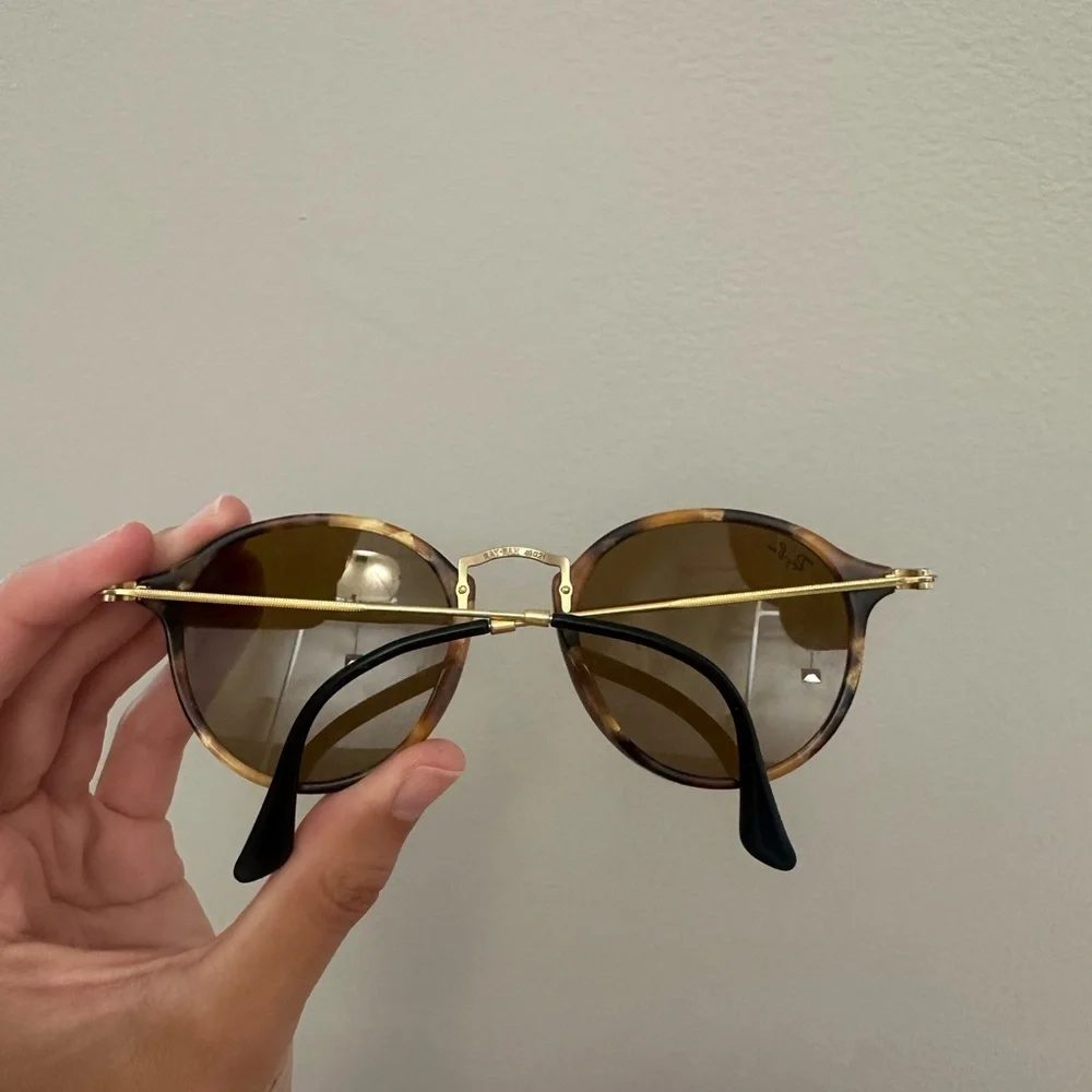 Ray Ban Round Fleck Sunglasses